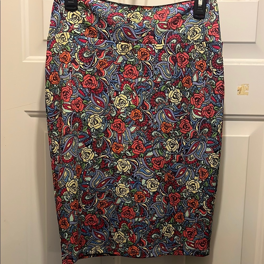 Red and Yellow Knee-Length Pencil Skirt for Casual Occasions